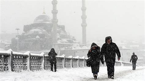 A­K­O­M­:­ ­İ­s­t­a­n­b­u­l­­a­ ­k­a­r­ ­g­e­l­i­y­o­r­